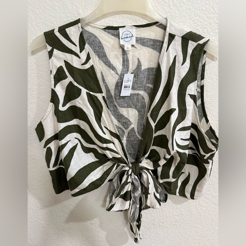 LOFT Olive and White Patterned Crop Top Large